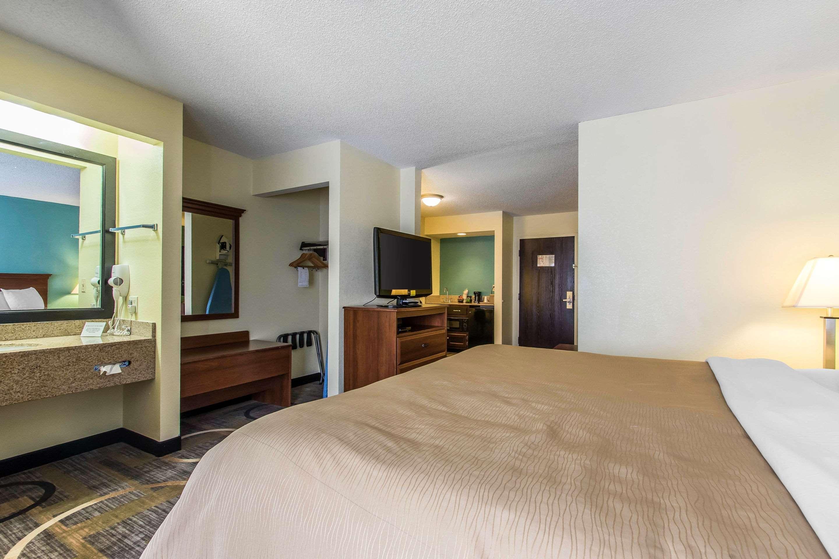 Quality Inn & Suites Memphis East Εξωτερικό φωτογραφία