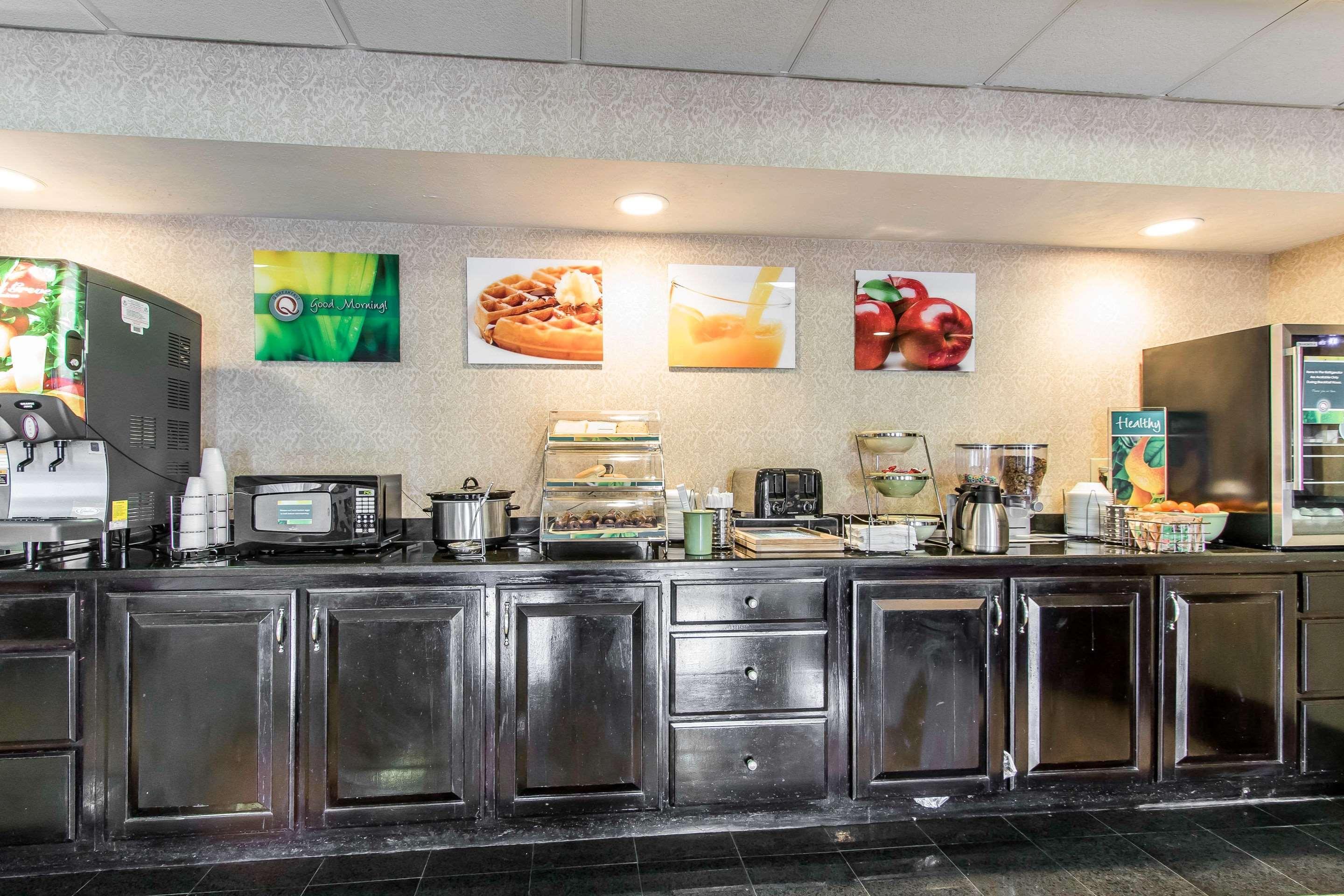 Quality Inn & Suites Memphis East Εξωτερικό φωτογραφία
