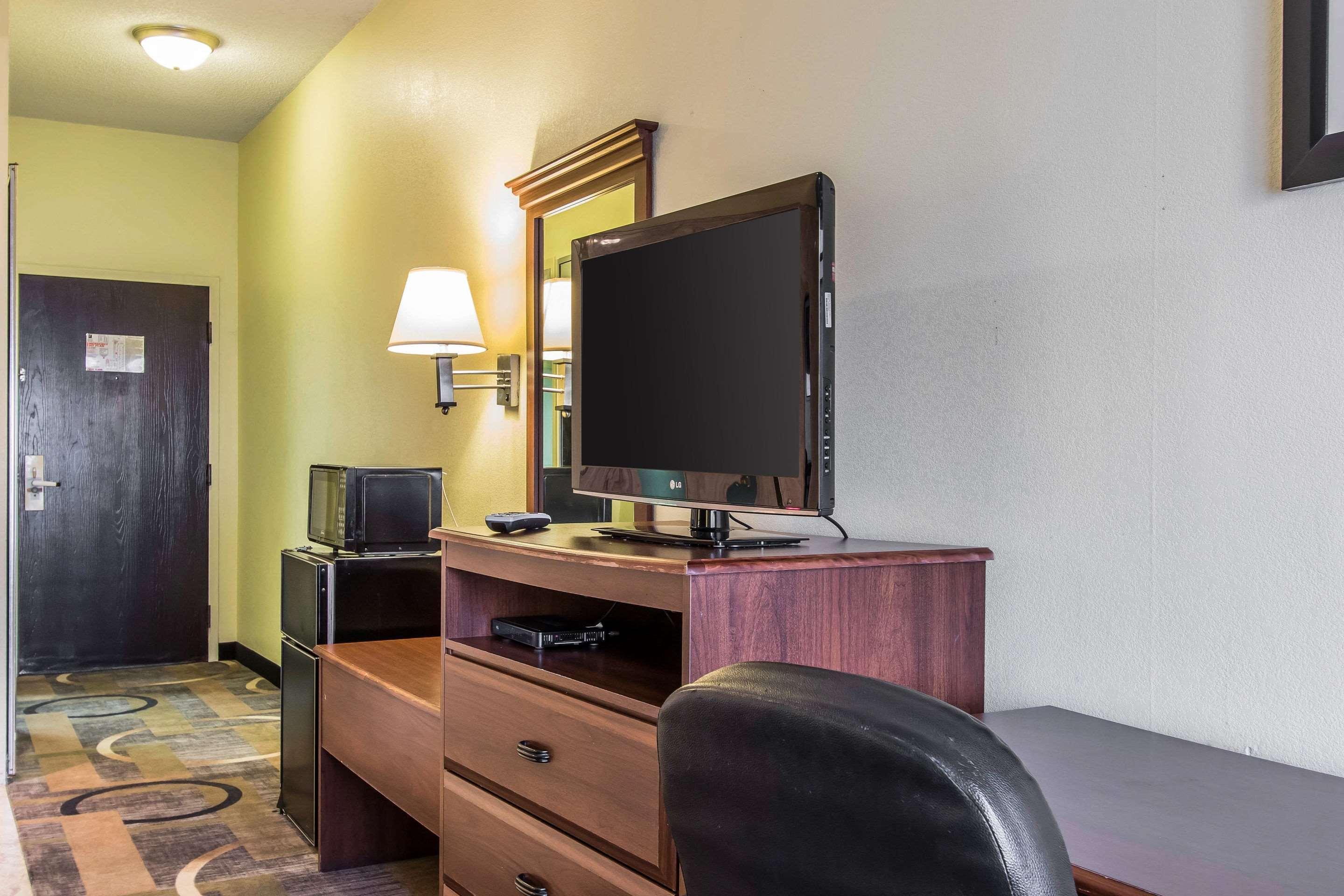 Quality Inn & Suites Memphis East Εξωτερικό φωτογραφία